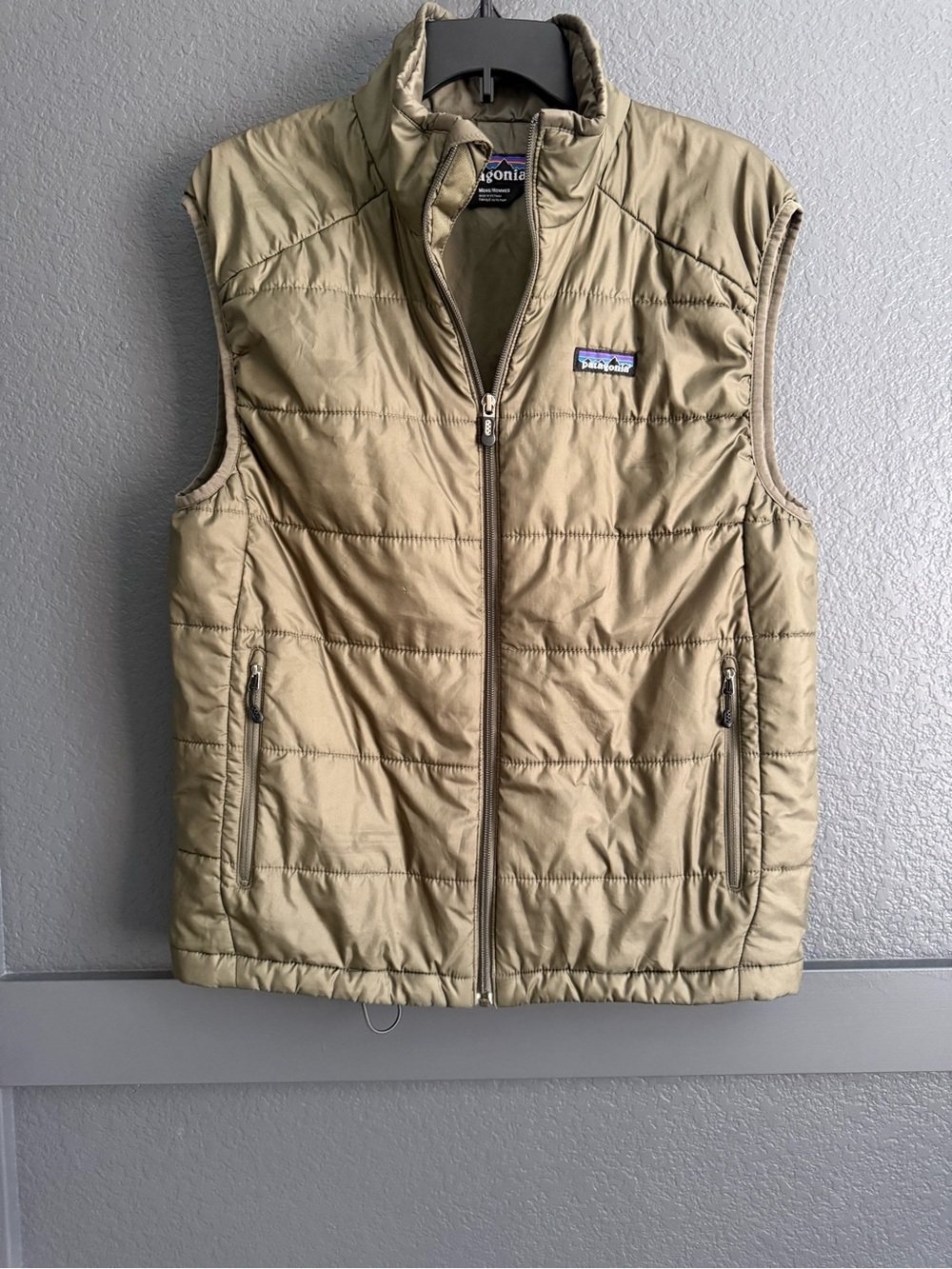PATAGONIA • men’s micro puff vest olive green - Medium primaloft quilted